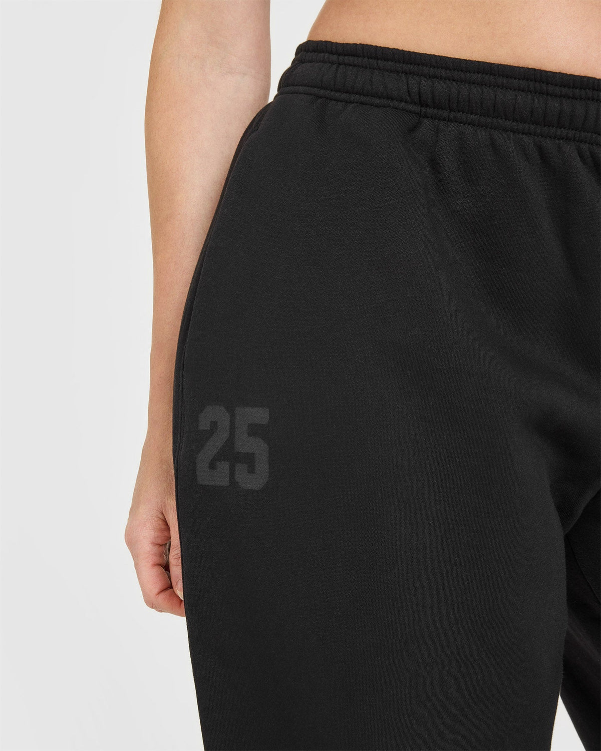 Foundations Oversized Oner 25 Sweatpants | Black