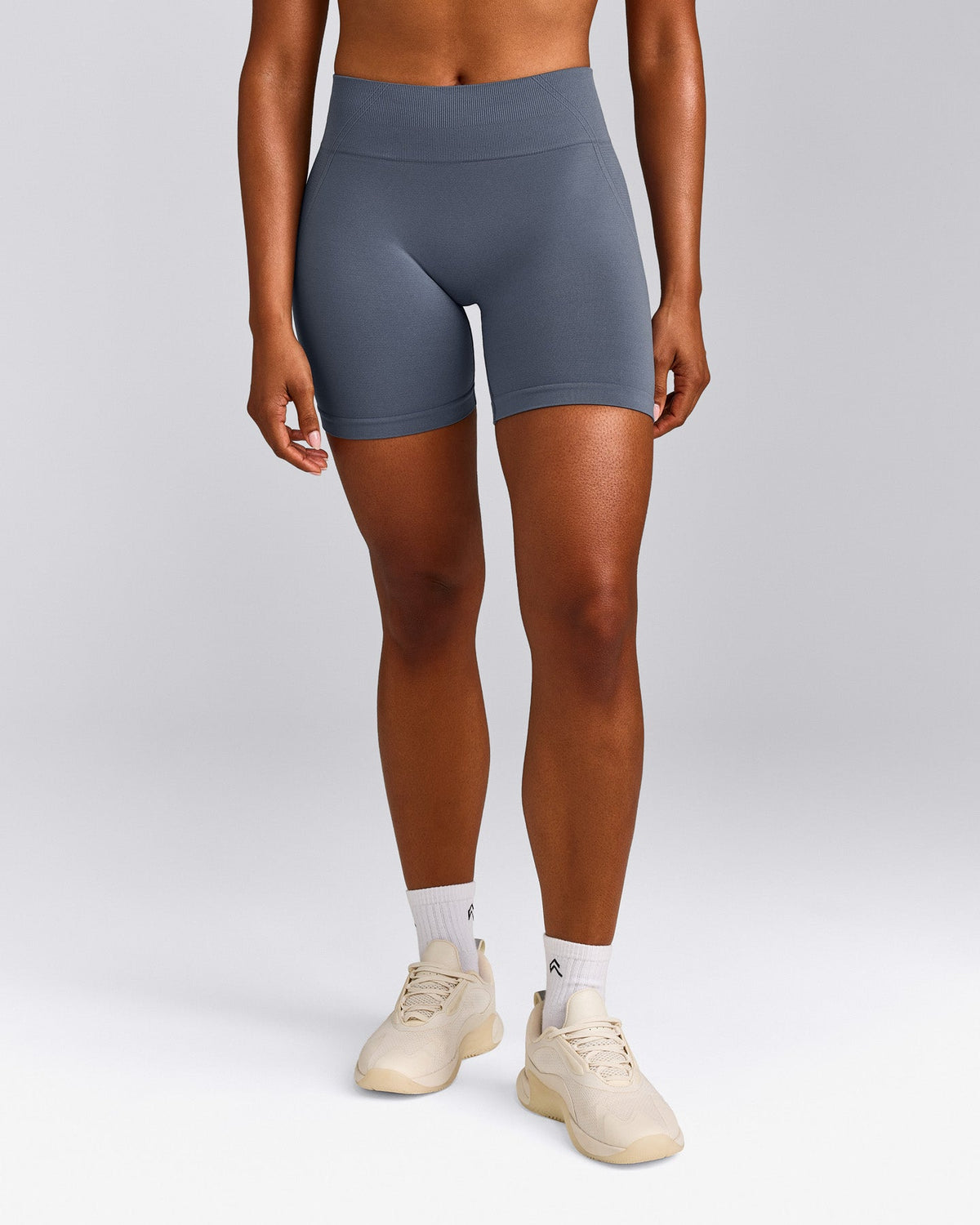 EffortlessLift™ Seamless Mid Rise Shorts | Light Granite Blue
