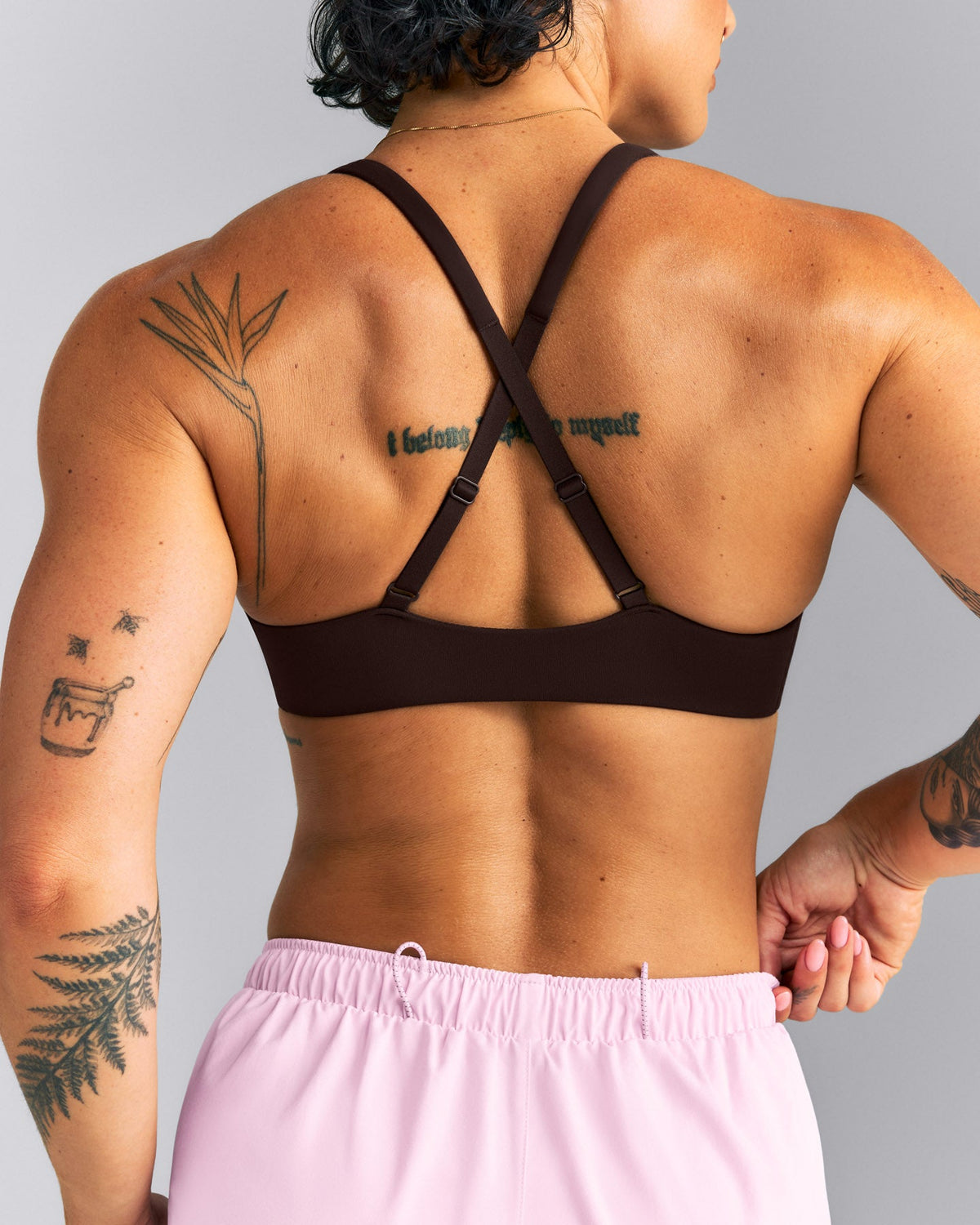 EasyLift™ Cross Back Sports Bra | Dark 70% Cocoa
