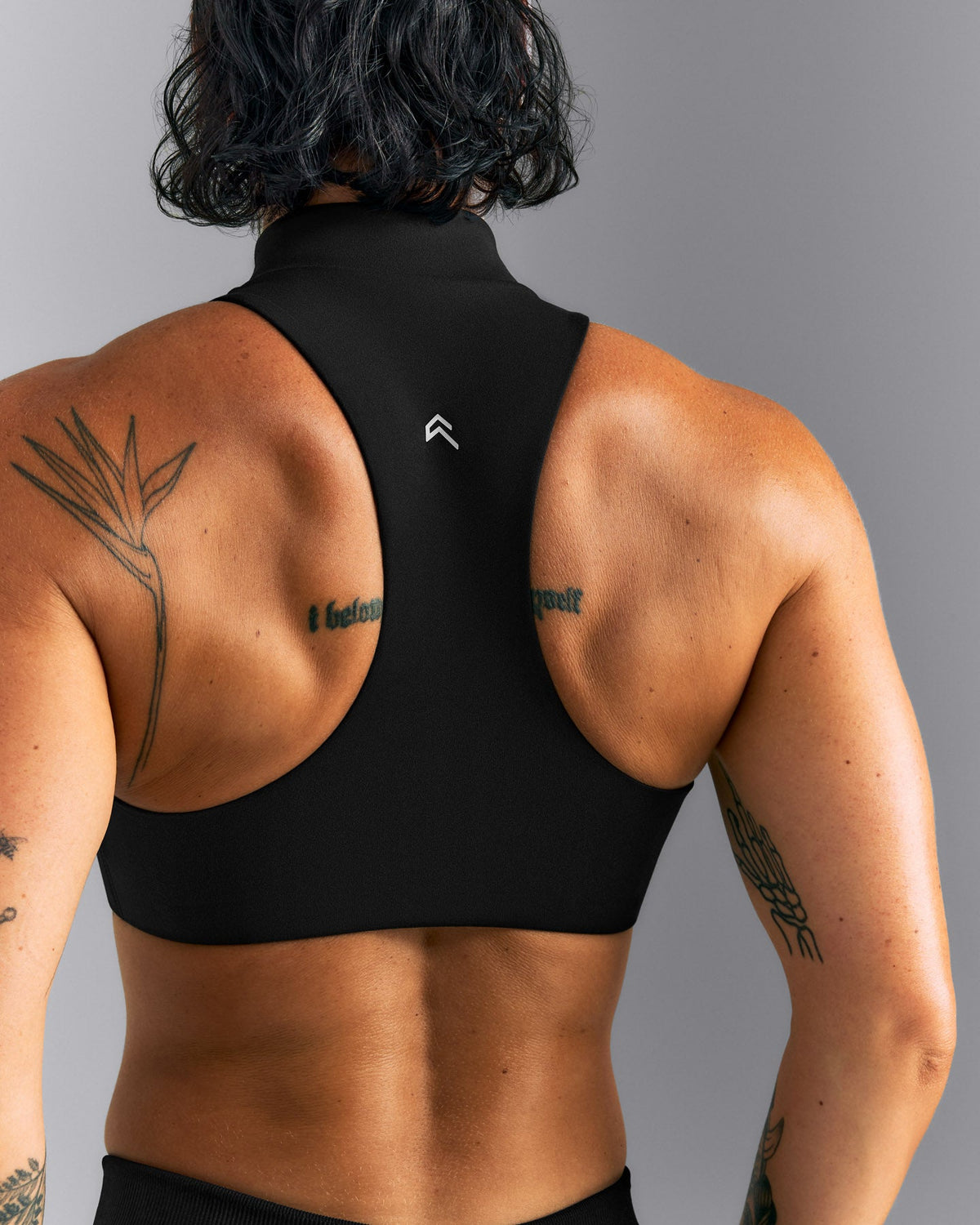 EasyLift™ Zip High Neck Sports Bra | Black
