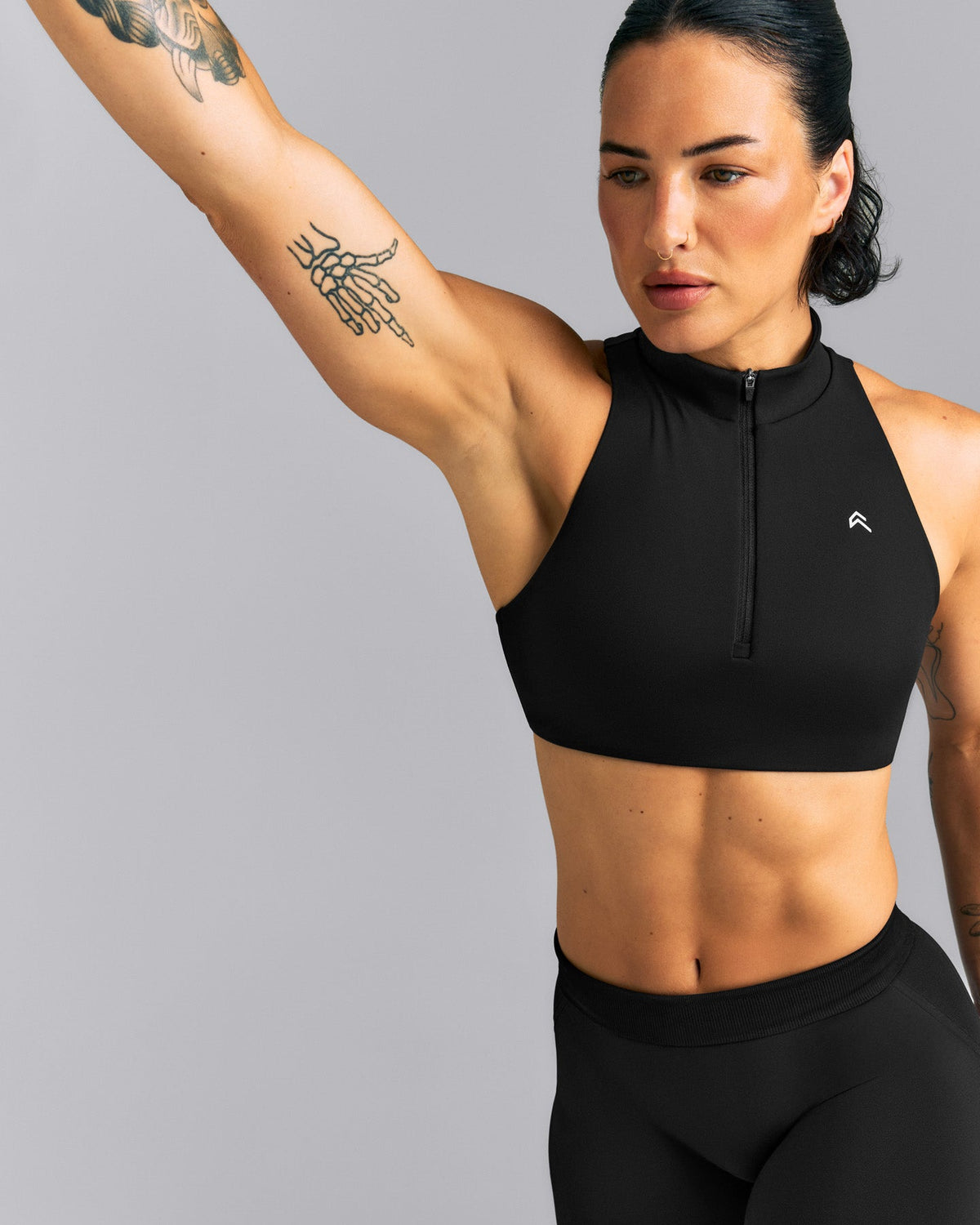 EasyLift™ Zip High Neck Sports Bra | Black