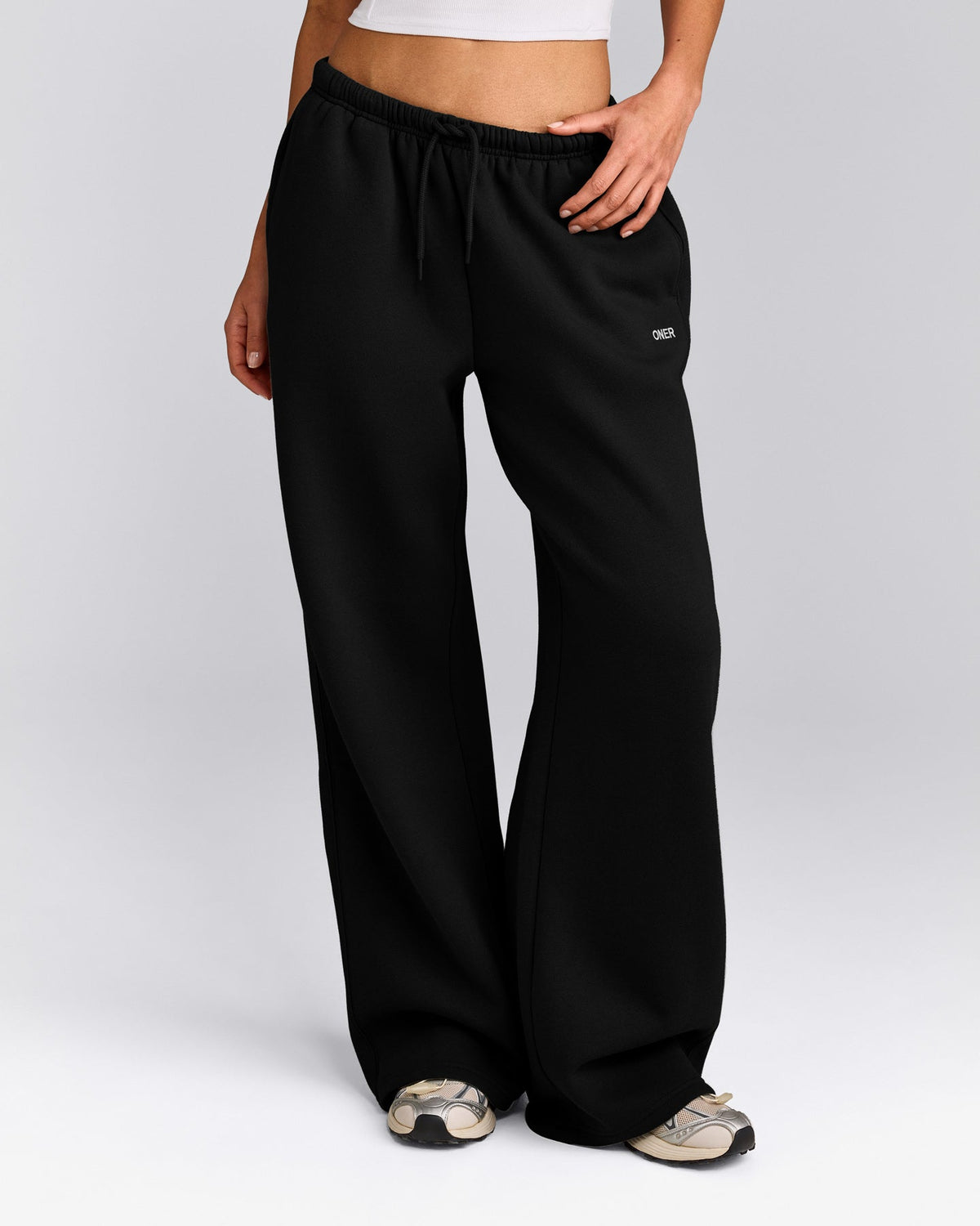 Foundations All Season Straight Leg Sweatpants | Black